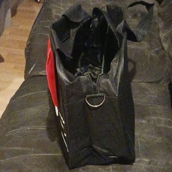 HELLO KITTY TRAVEL CROSSBODY WEEKENDER BAG - Picture 6 of 6